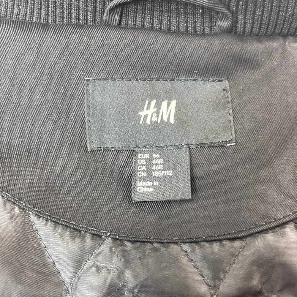 H&M Black Utility Bomber Jacket Men’s 46R Quilted Zip Military Style
